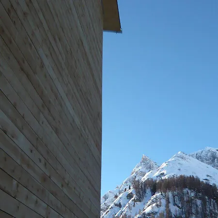 Der Monolith Apartment